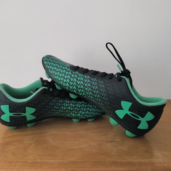 Under Armour Soccer Futbol Cleats Youth Size 5Y Black Green Lace Up 1278846-001 - Picture 2 of 8